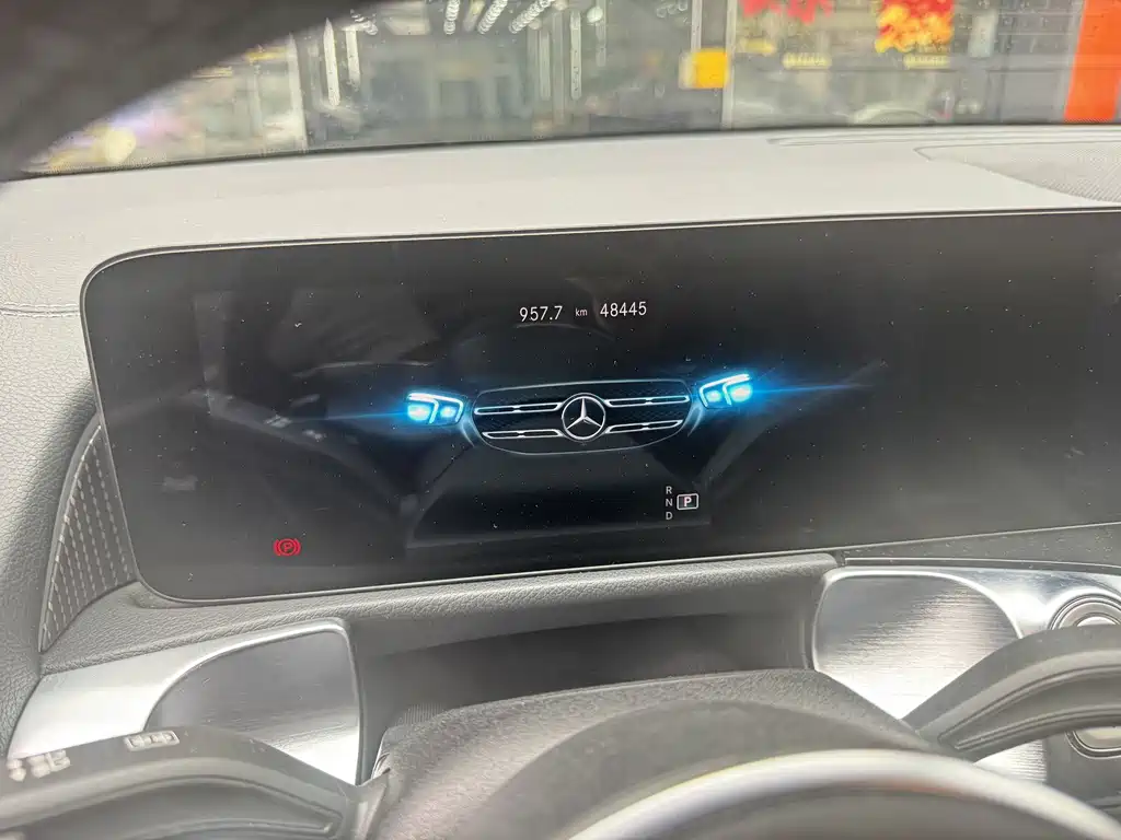 Mercedes-Benz GLB — миниатюра 9