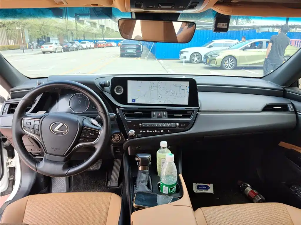 Lexus ES — миниатюра 6