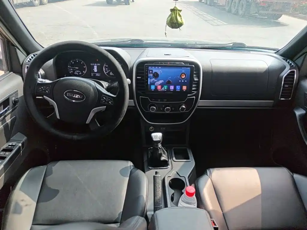 Isuzu T17 — миниатюра 10