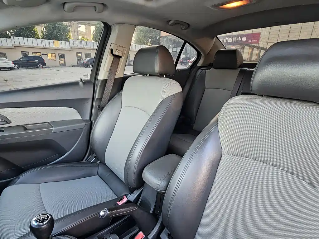 Chevrolet Cruze 1.6L SL Million Commemorative Edition MT, фото 8