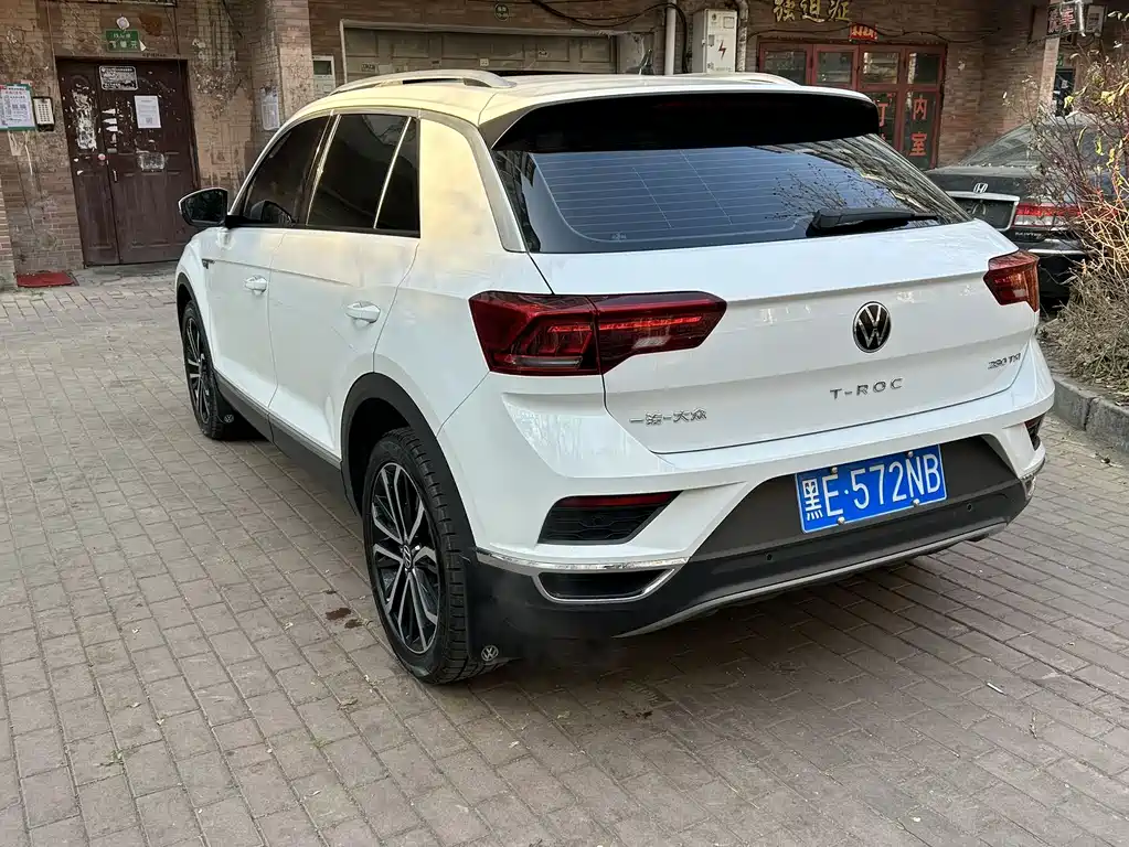 VOLKSWAGEN T ROC EXPLORING SONGS