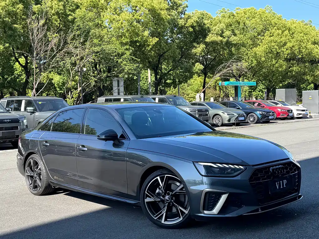 Audi A4L 2024 40 TFSI quattro RS