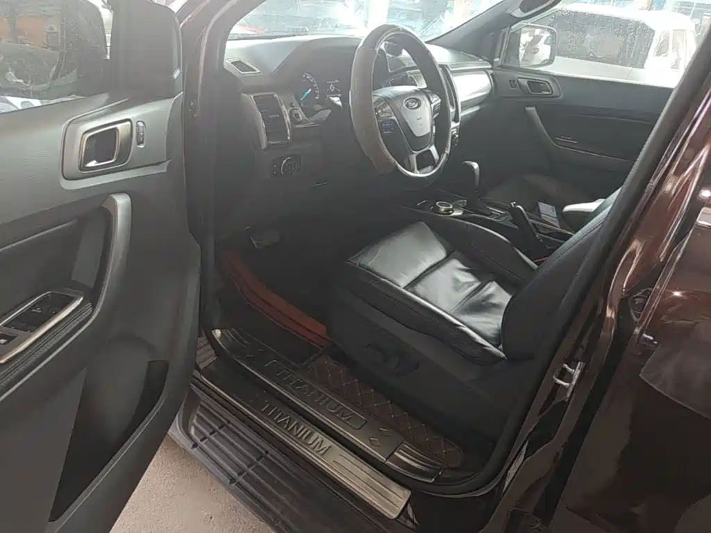 Ford Everest — миниатюра 12