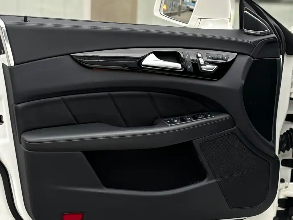 MERCEDES-BENZ CLS AMG