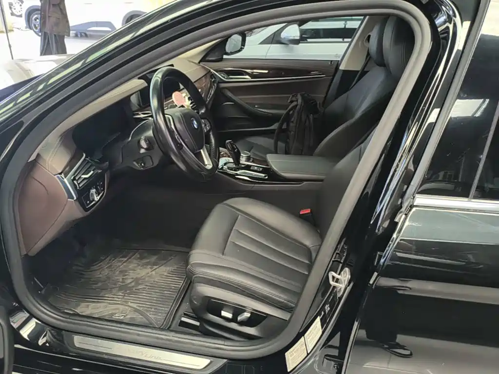 BMW 5 Series — миниатюра 15