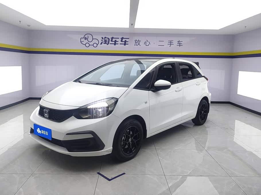 Honda Fit 1.5 л 2023 г. Белый, пробег 27700 км