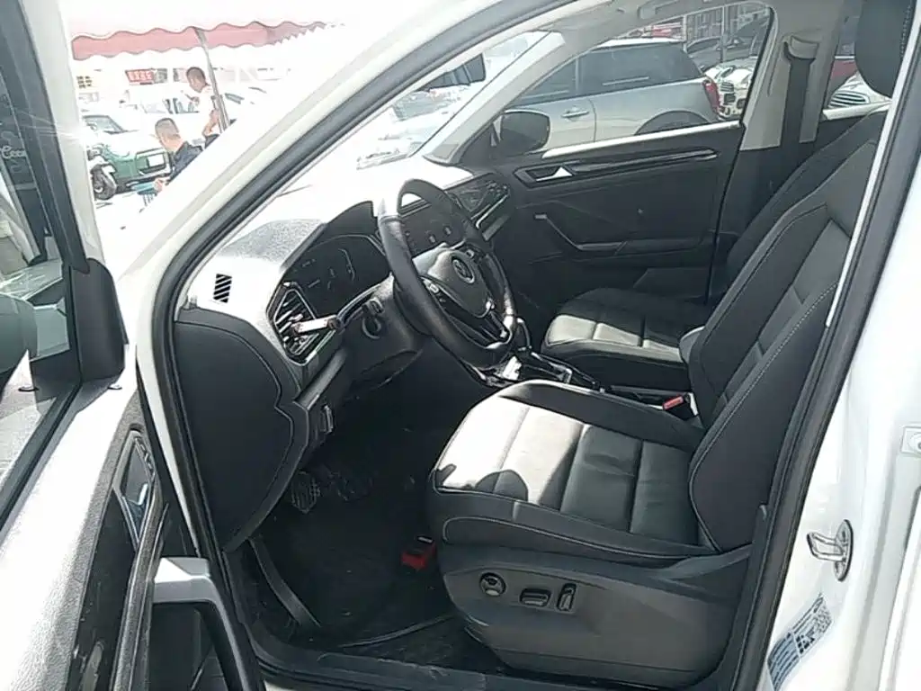 Volkswagen T-Roc — миниатюра 16