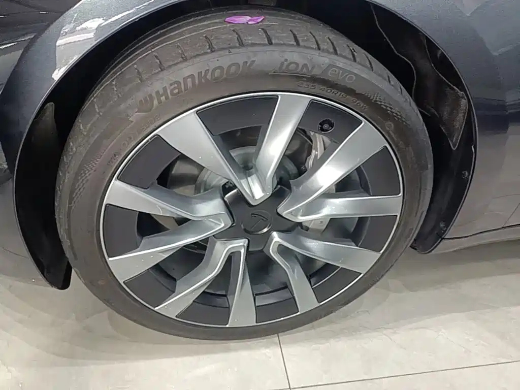 Tesla Model 3 — миниатюра 23
