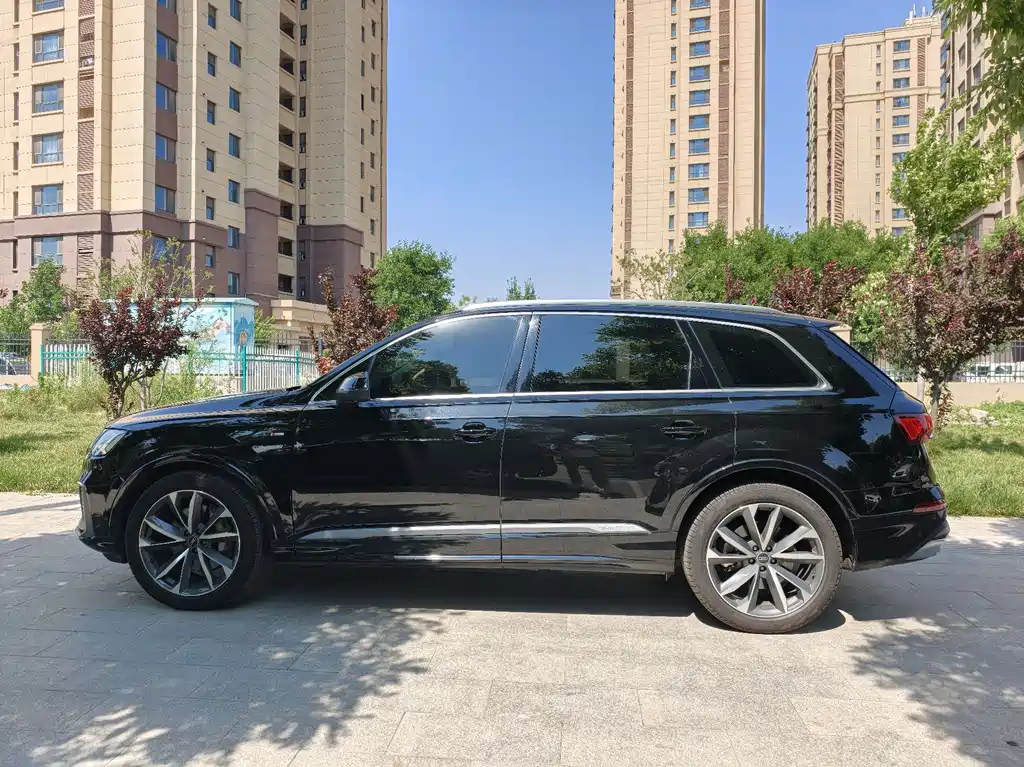 Audi Q7 2022 55 TFSI quattro S line Sport