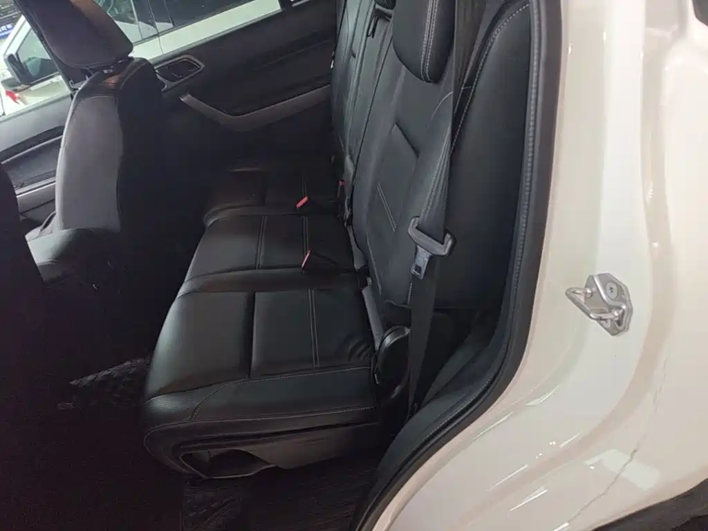 Ford Everest — миниатюра 17