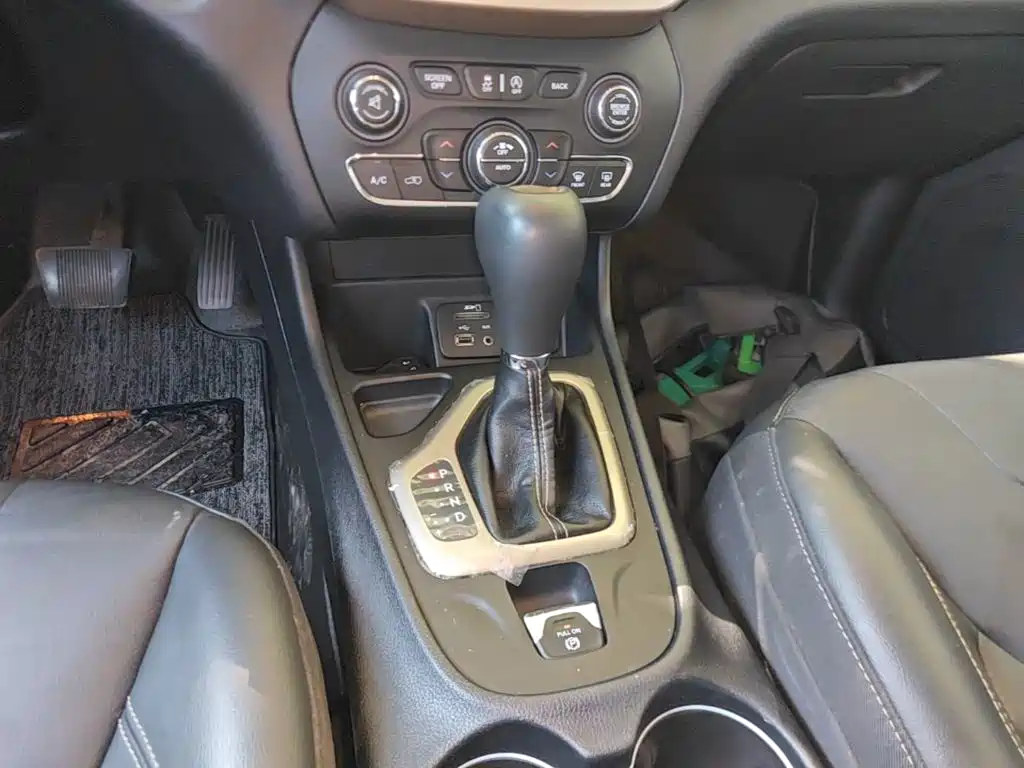 Jeep Cherokee — миниатюра 14