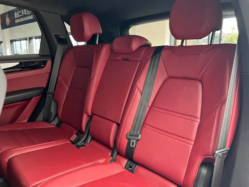 Porsche Cayenne — миниатюра 18