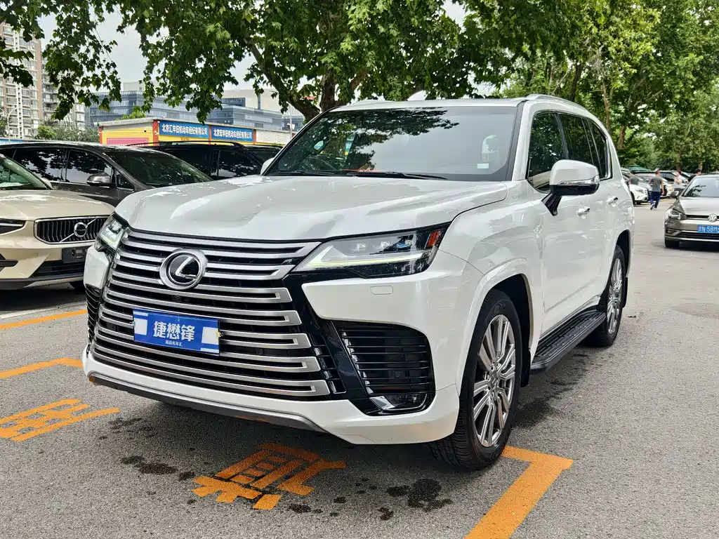 Lexus LX 2023
