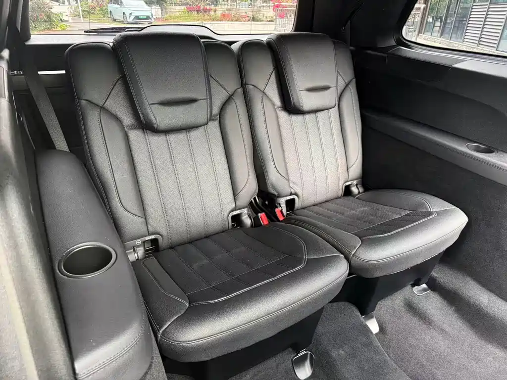 Mercedes-Benz GLS — миниатюра 10