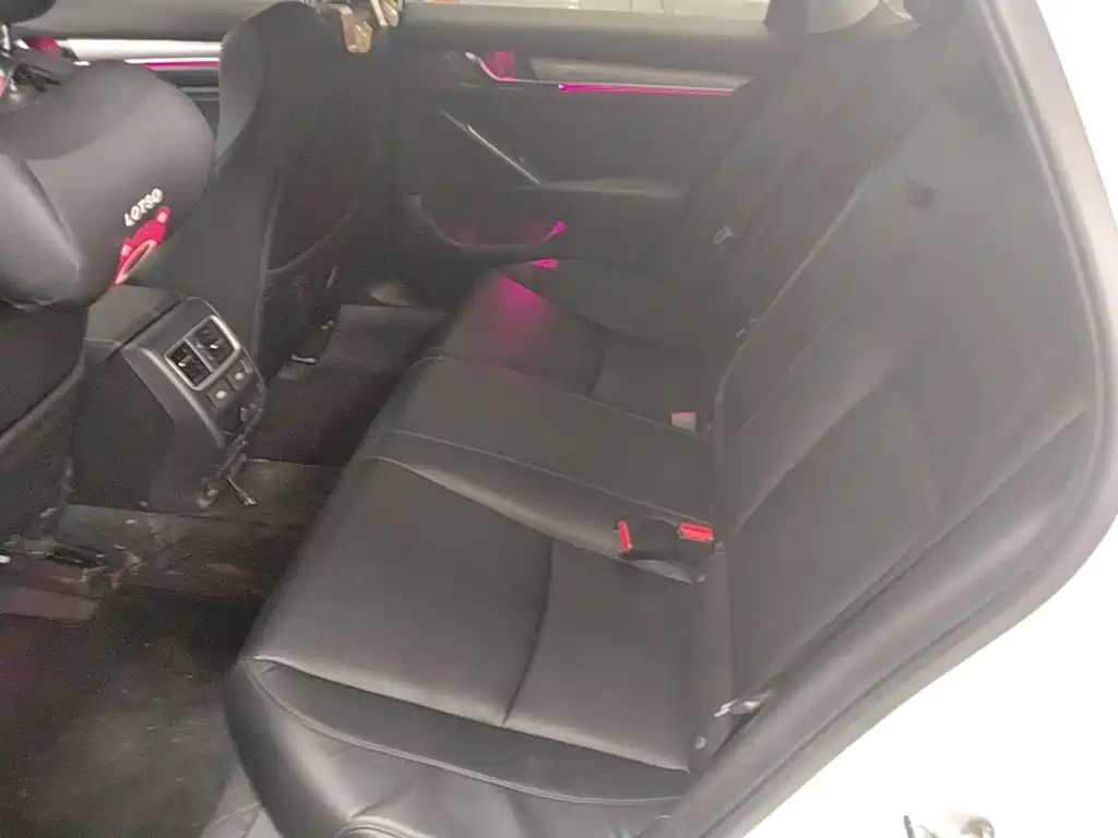 Honda Accord — миниатюра 17