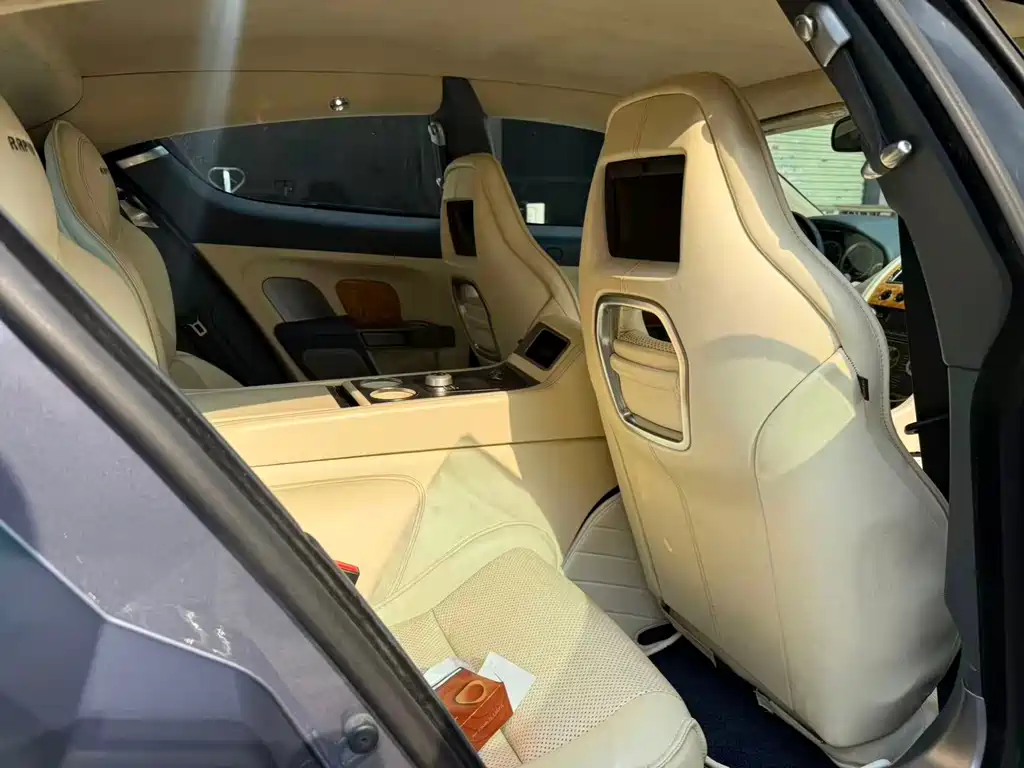 Aston Martin Rapide 2010 6.0L