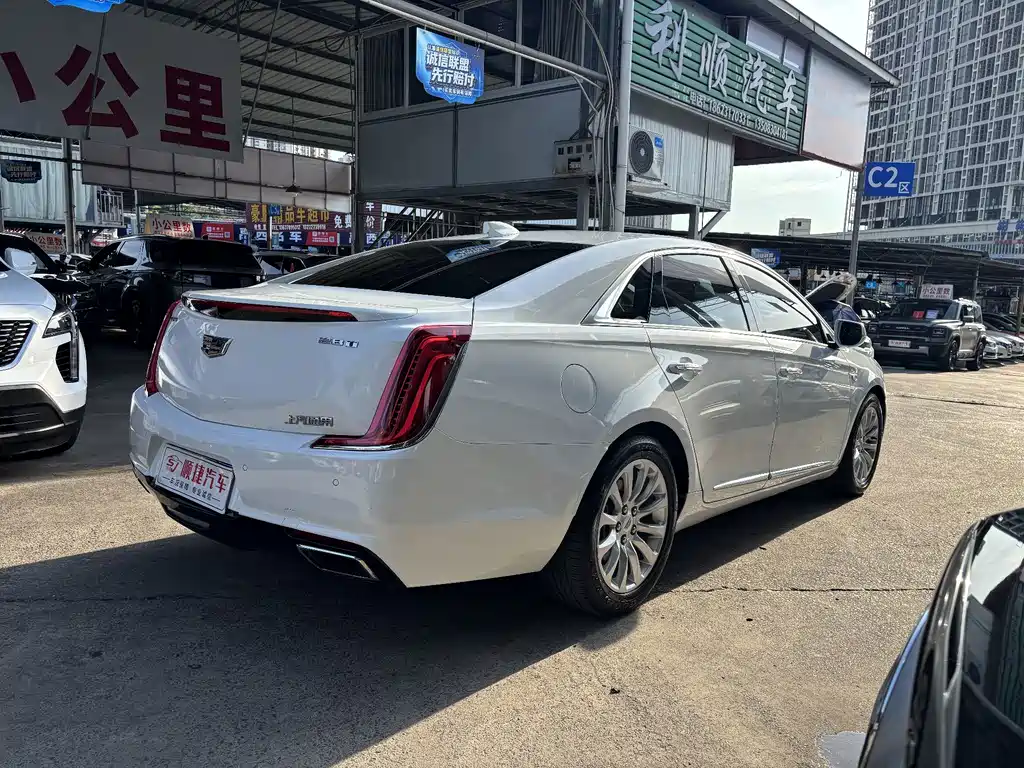 Cadillac XTS — миниатюра 11