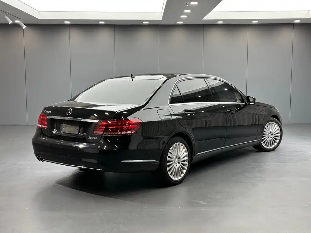 Mercedes-Benz E-Class — миниатюра 4