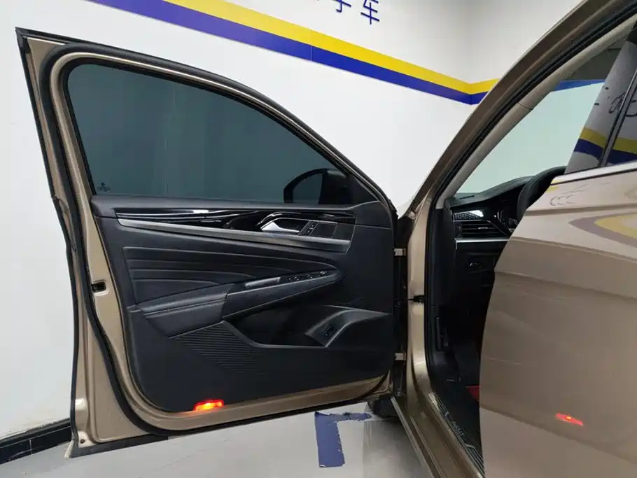 Volkswagen Passat — миниатюра 7