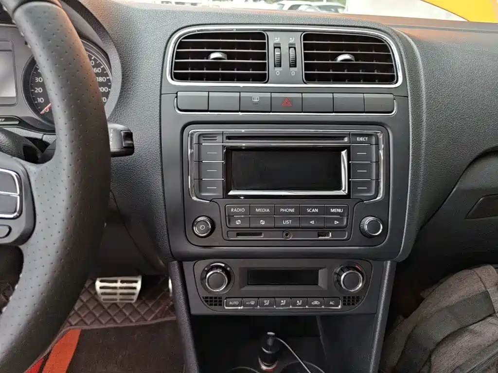 Volkswagen Polo — миниатюра 13