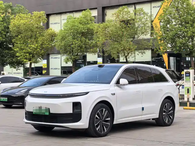 Li Auto L6