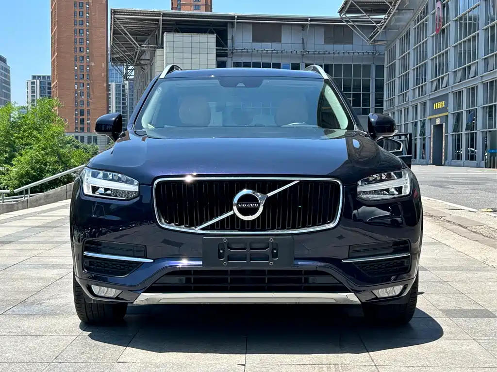 Volvo XC90 2015 T6 5 мест