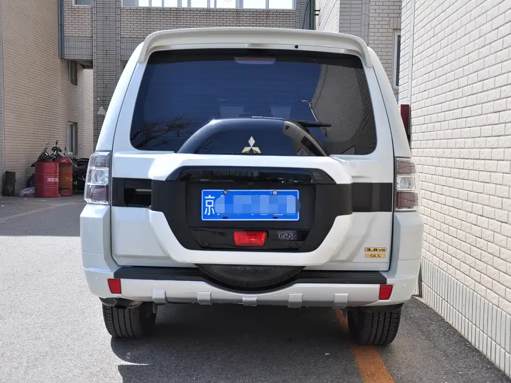 Mitsubishi V97 2019 3.8L GLS