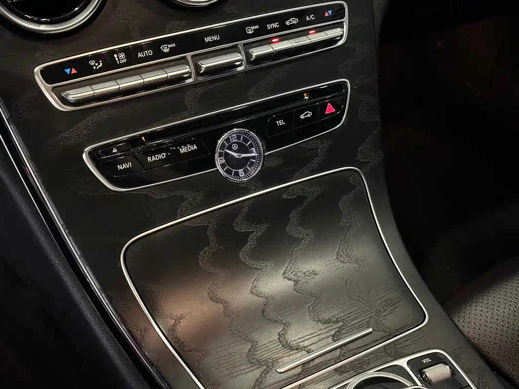 Mercedes-Benz C-Class — миниатюра 13