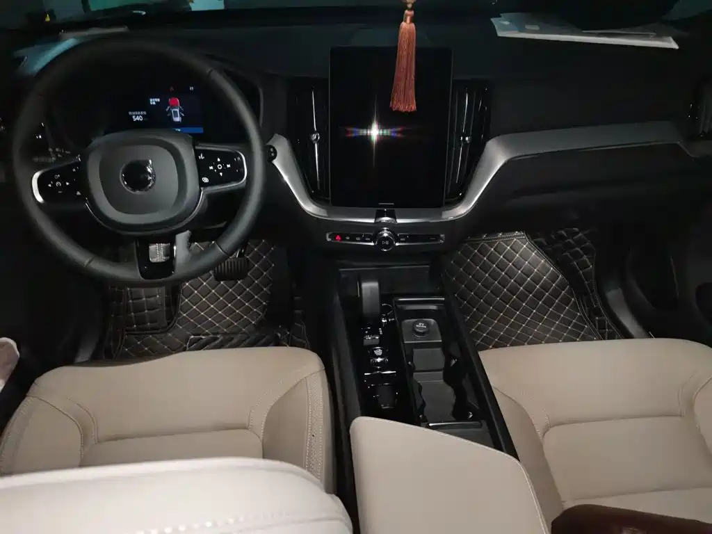 Volvo XC60 — миниатюра 5