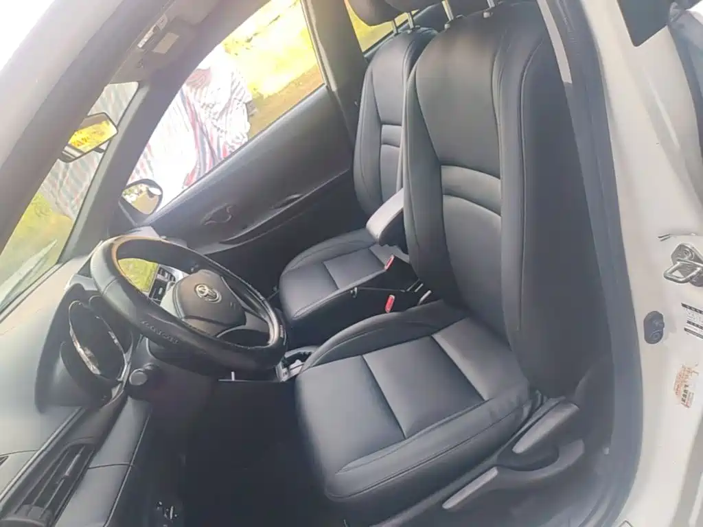Toyota Yaris L — миниатюра 15