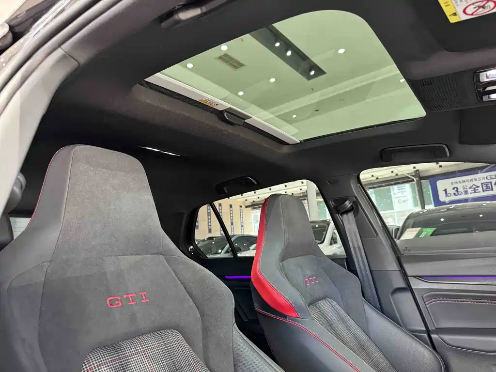 Volkswagen Golf GTI — миниатюра 7