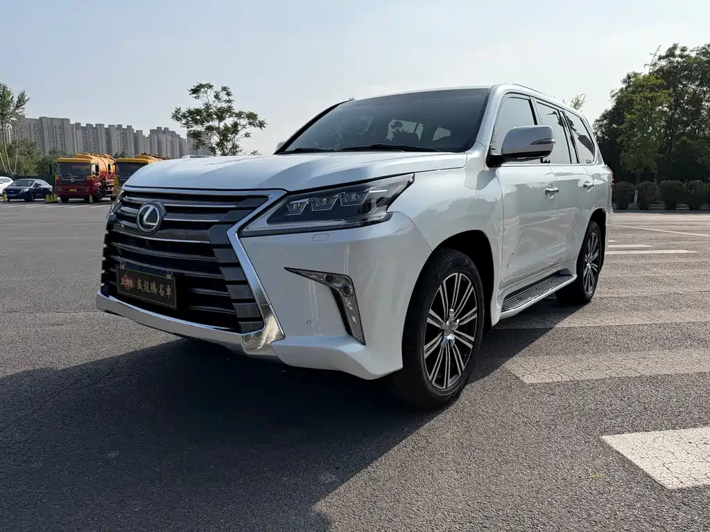 Купить Lexus LX