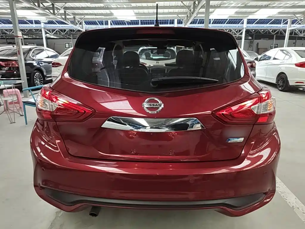 Nissan Tiida — миниатюра 6