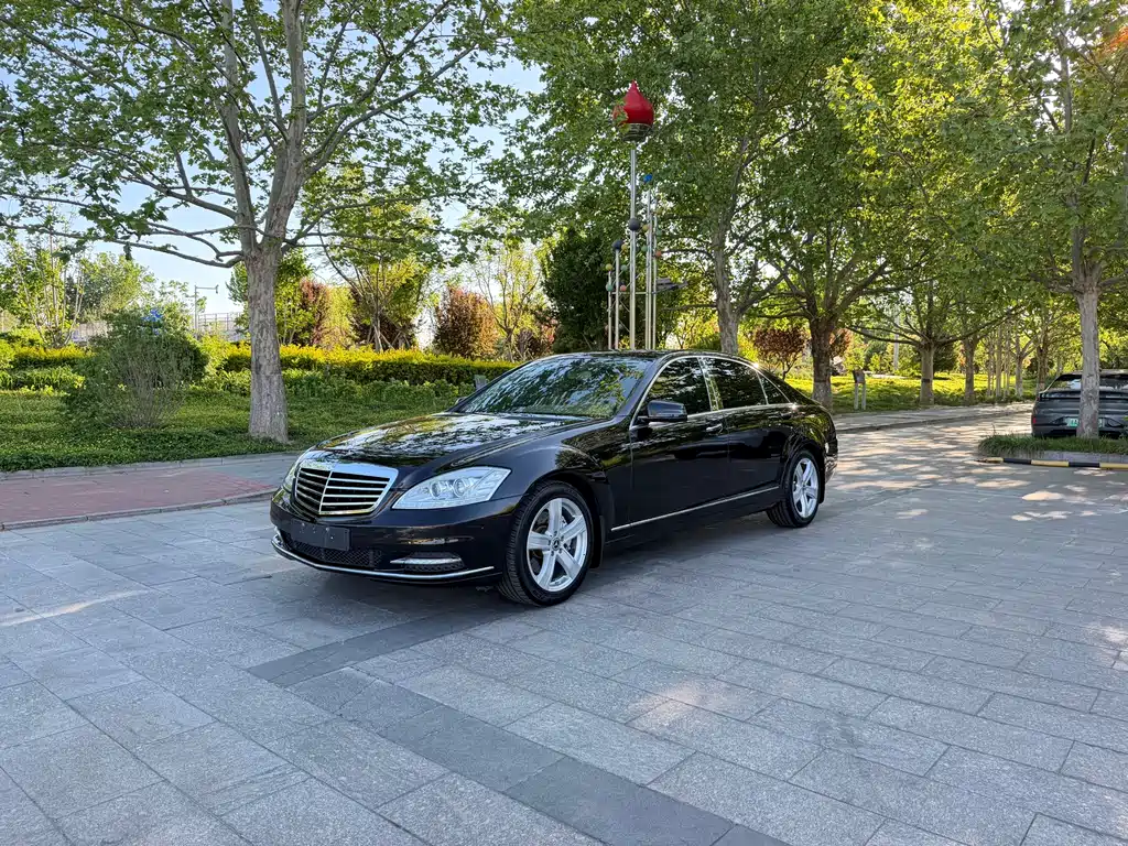 Mercedes-Benz S-Class 2010