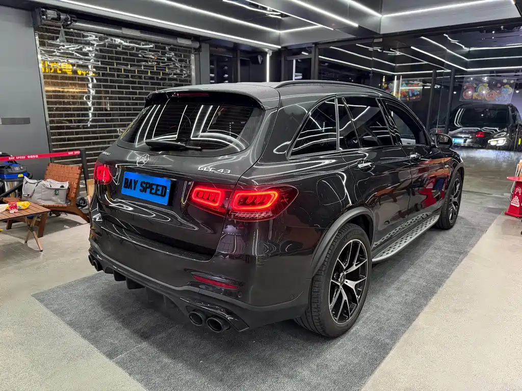 MERCEDES-BENZ GLC AMG