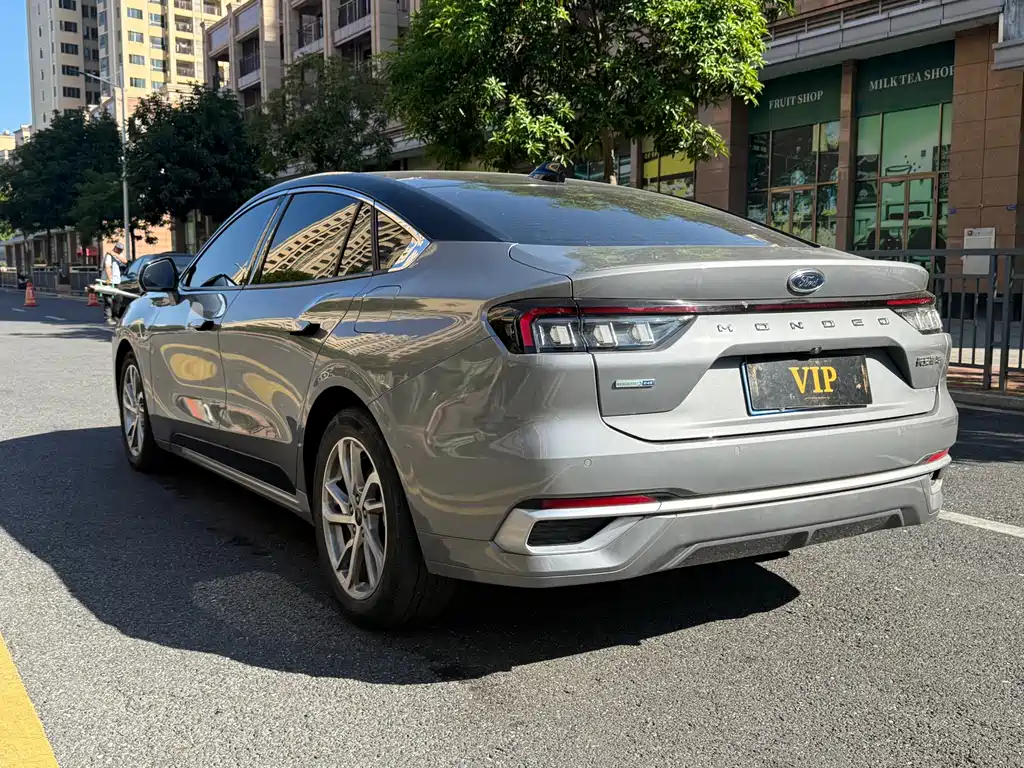 Ford Mondeo — миниатюра 6