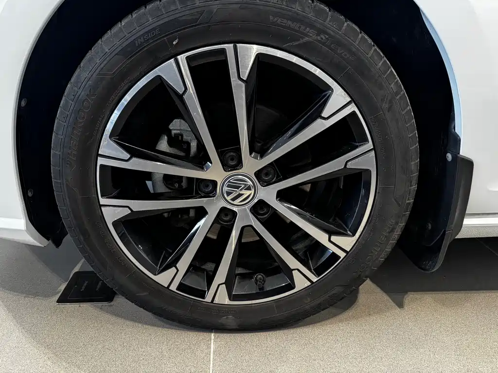 Volkswagen Golf — миниатюра 4