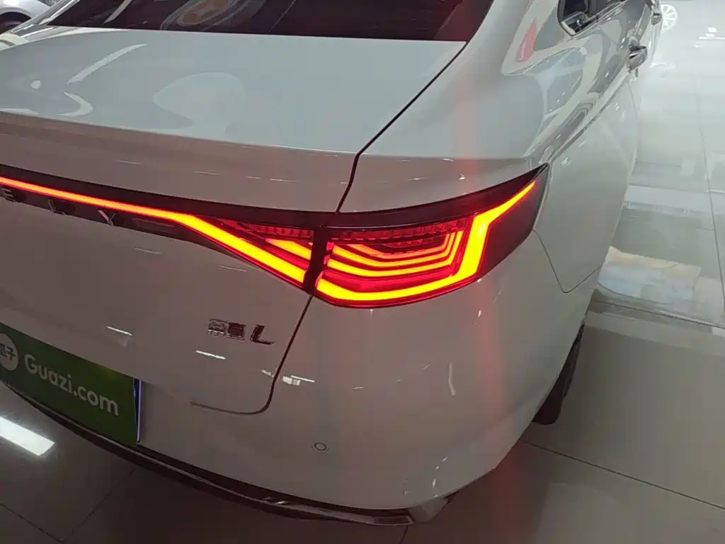 Geely Emgrand L — миниатюра 8