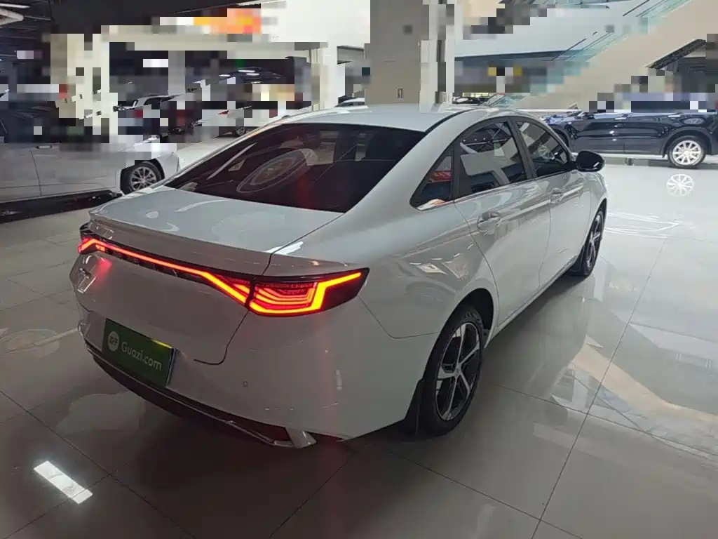 Geely Emgrand L — миниатюра 7