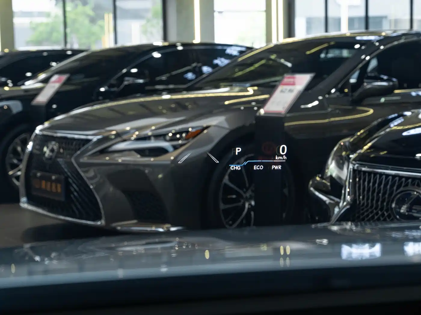 Lexus ES 2025 Silver/gray из Китая