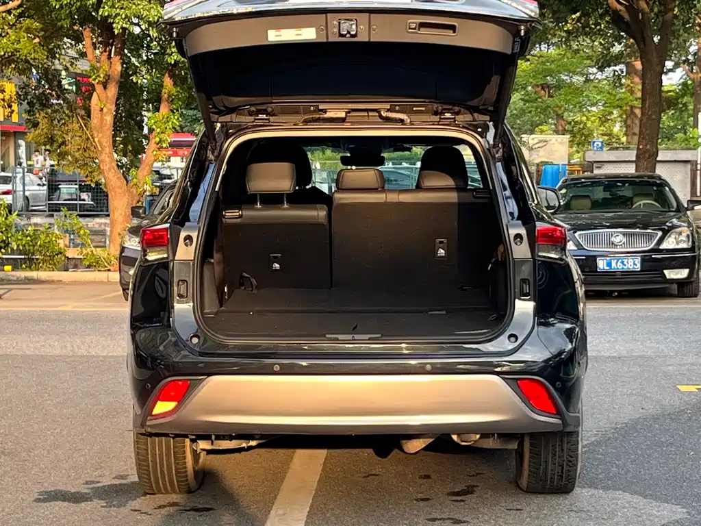 Toyota Highlander — миниатюра 7