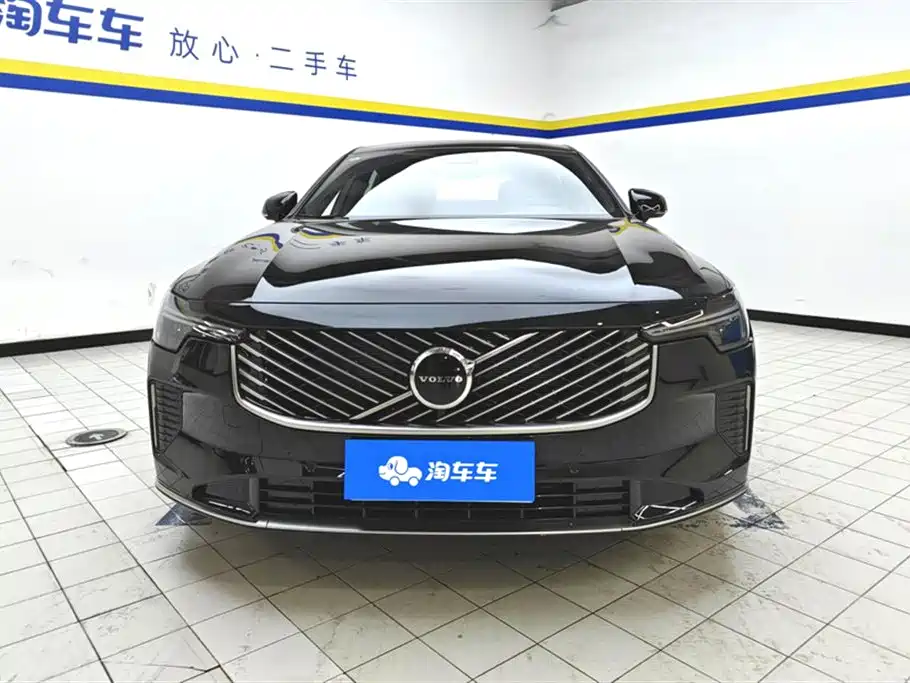Volvo S90 2026 B5 Luxury