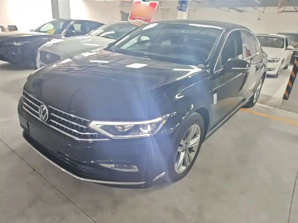 Volkswagen Magotan 2025