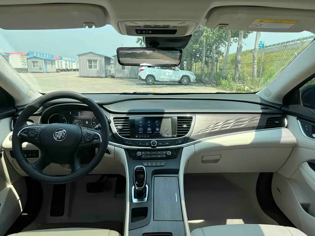 Buick LaCrosse 2022 Avenir Flagship