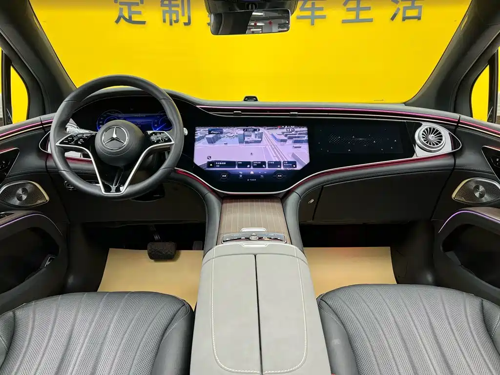 Mercedes-Benz EQS SUV — миниатюра 8