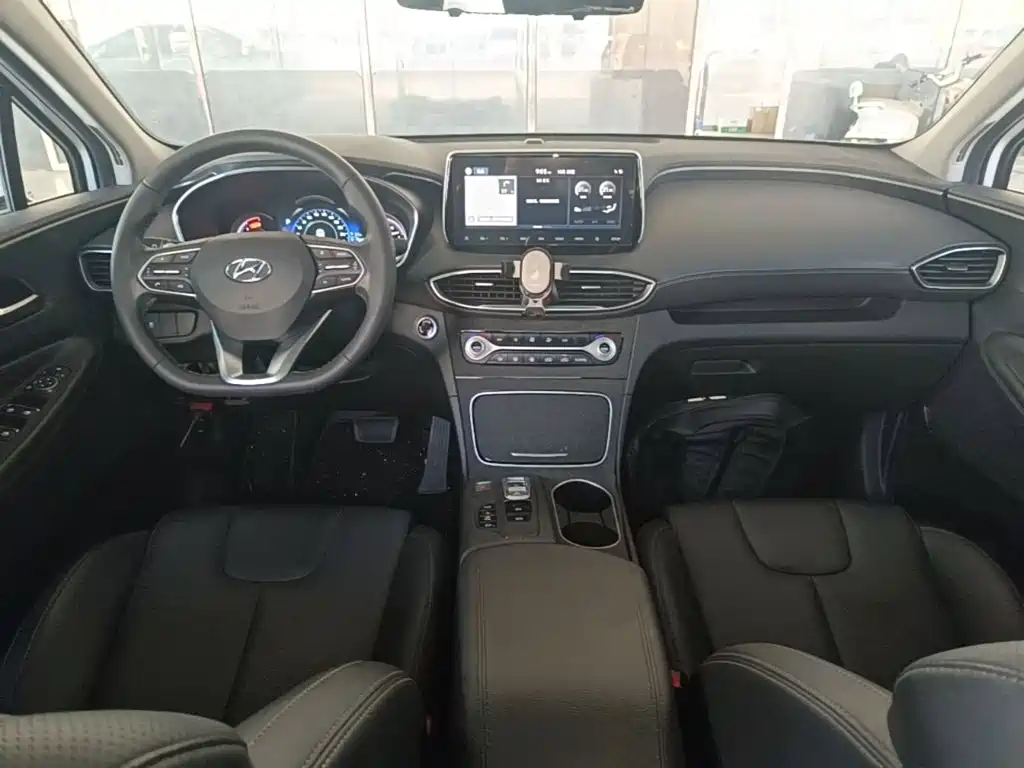 Hyundai Santa Fe — миниатюра 10
