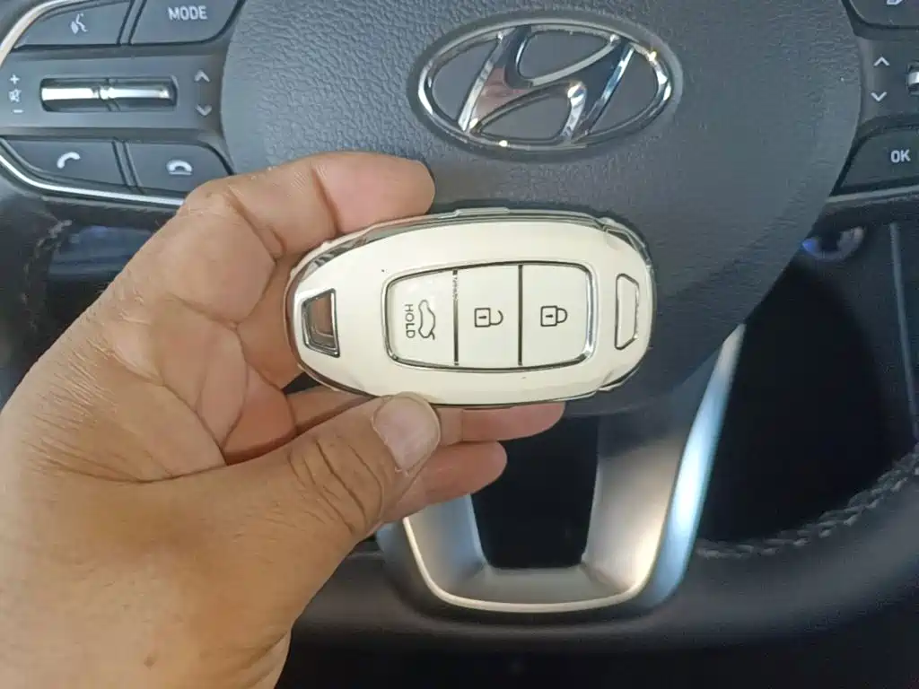 Hyundai Santa Fe — миниатюра 9