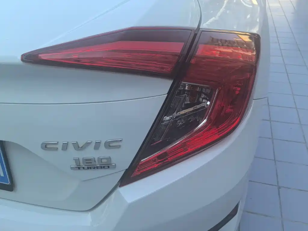 Honda Civic — миниатюра 8