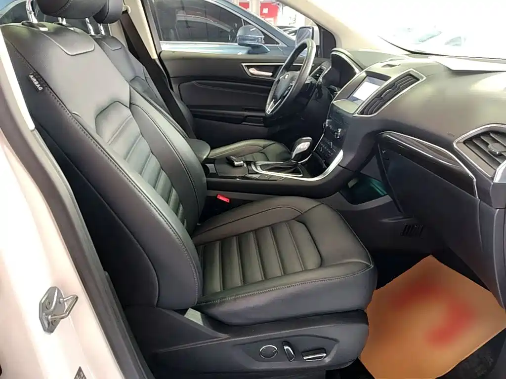 Ford Edge — миниатюра 25