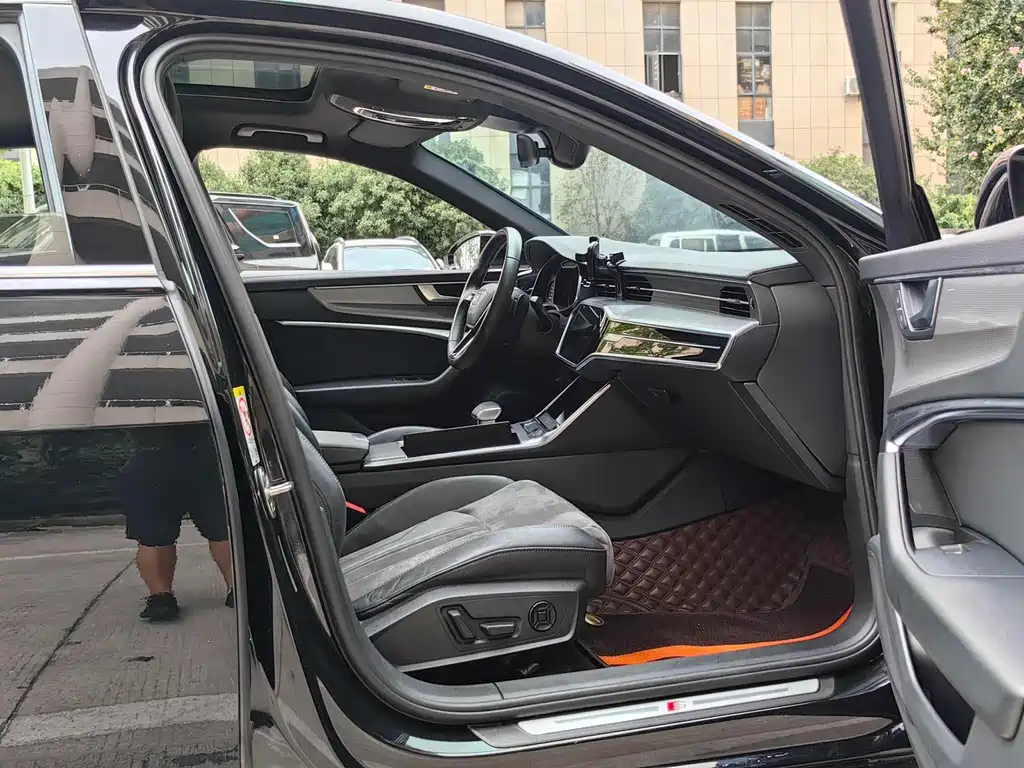 Audi A6L 2022 40 TFSI Luxury